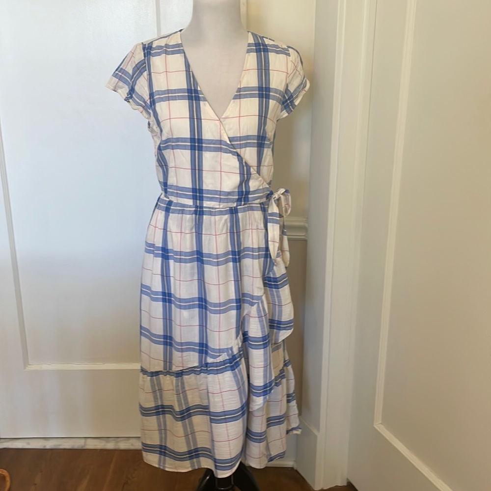 EUC Old Navy wrap dress